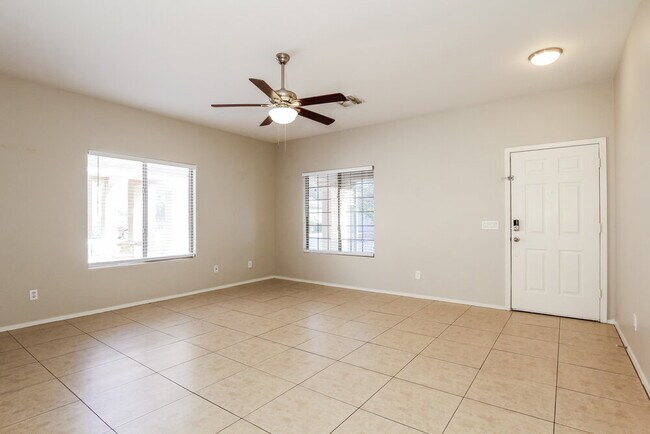 Building Photo - 5658 S 239th Dr
