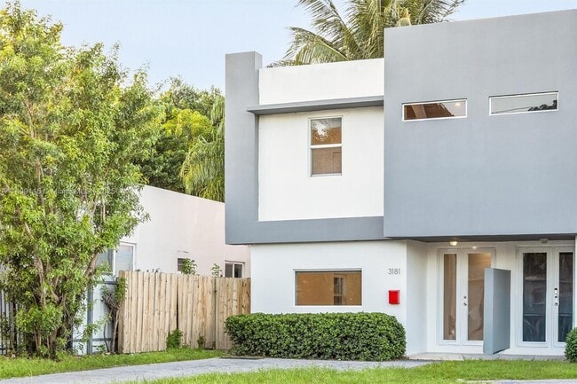 Foto del edificio - 3181 SW 24th St