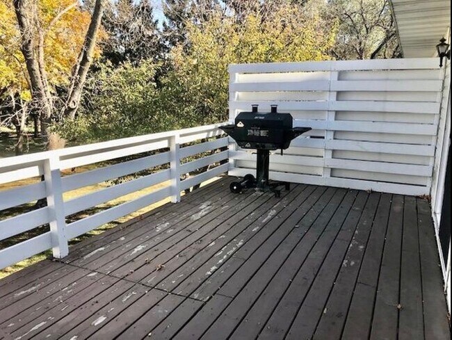 Balcony - 1505 4th Ave E