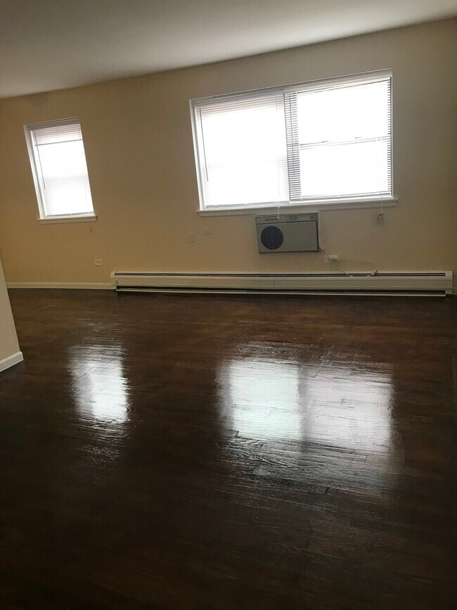 Foto del edificio - 6030 N Kenmore Ave