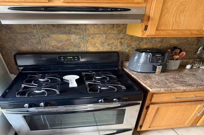 Building Photo - 963-965 Jfk Boulevard E Unit 2-1