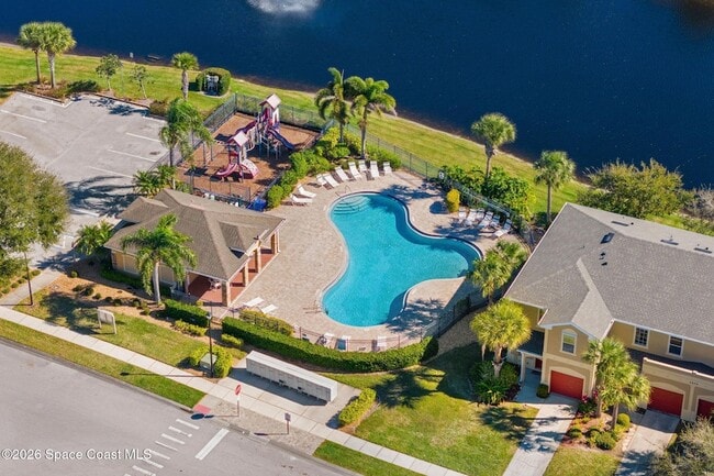 Building Photo - 2545 Revolution St