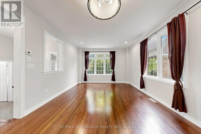 Building Photo - 52 Dungannon Dr