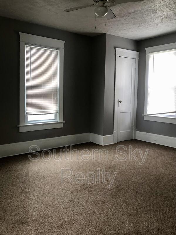 245 E Ford Ave, Barberton, OH 44203 Condo for Rent in Barberton, OH