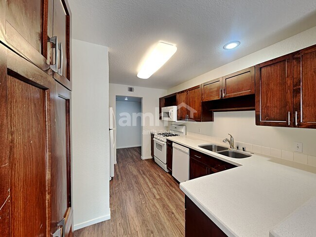 Building Photo - 7636 Connemara Ave