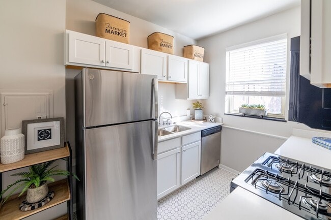 Building Photo - Historic Marcy Village