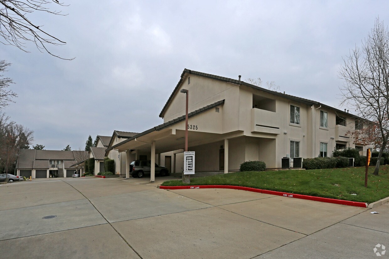 Foto del edificio - Cardinal Oaks