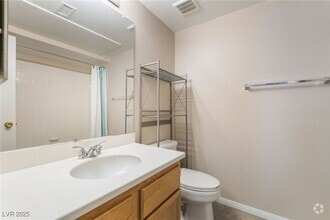 Building Photo - 3600 Pierida St