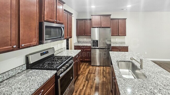 Foto del edificio - 3008 Creekside Overlook Wy