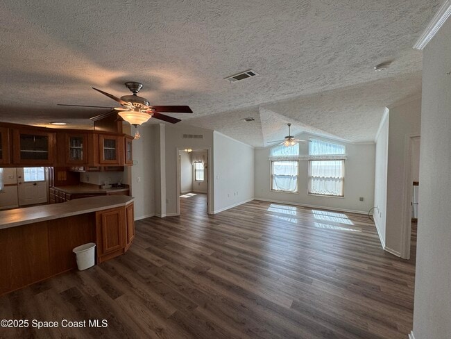 Foto del edificio - 159 Blue Jay Ln