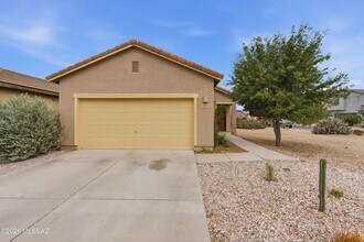 Building Photo - 584 N Highlands Grove Ln