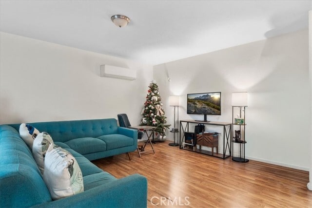 Building Photo - 1035 Laurel Ave