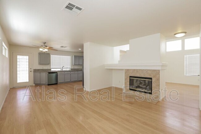 Building Photo - 1801 Cedar Bluffs Way