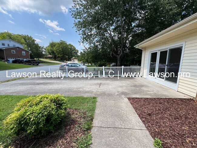 Building Photo - Spacious Ranch in North Lakes