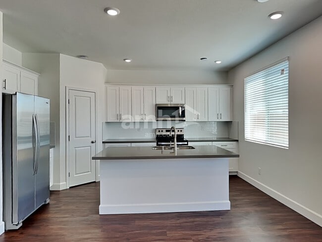 Building Photo - 8847 Tiger Tooth Ave