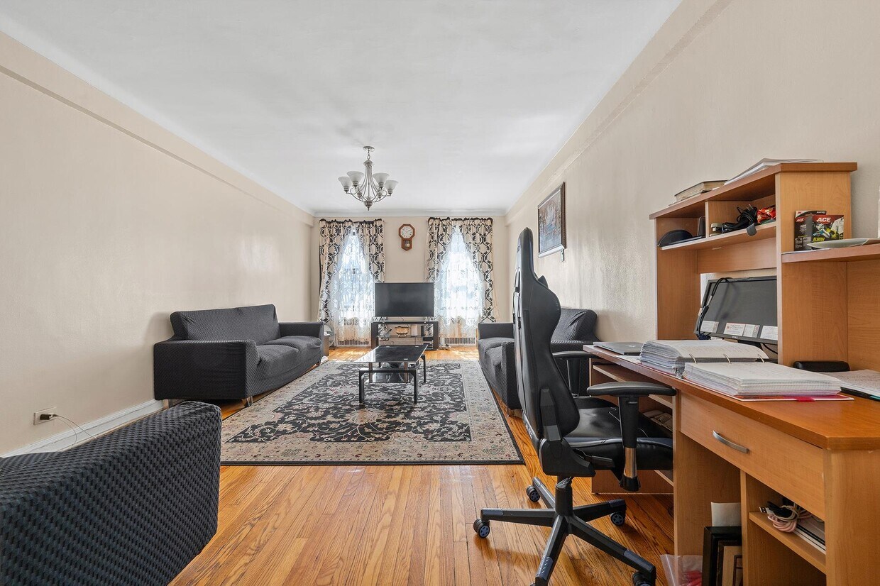 9205 Whitney Ave Unit B33, Queens, NY 11373 Room for Rent in Queens, NY