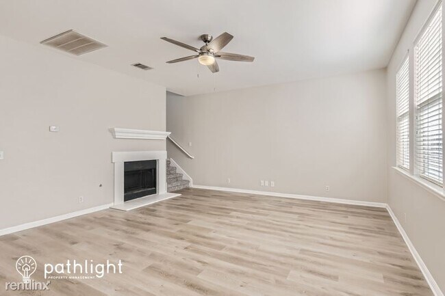 Building Photo - 3 br, 2.5 bath House - 501 Tobin Dr UNIT