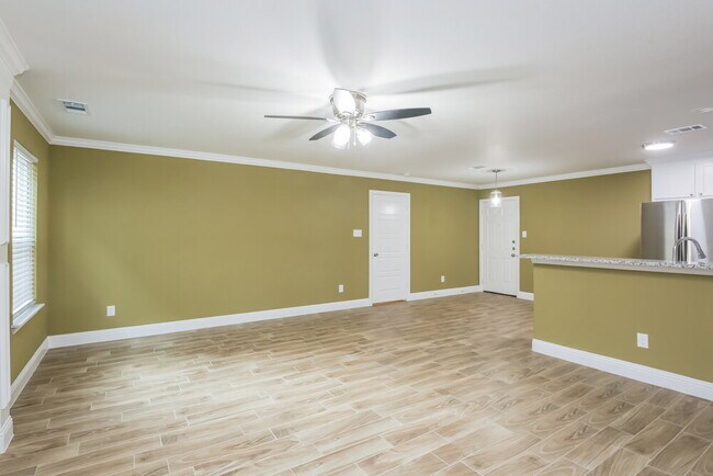 Foto del edificio - 10540 Wild Oak Dr