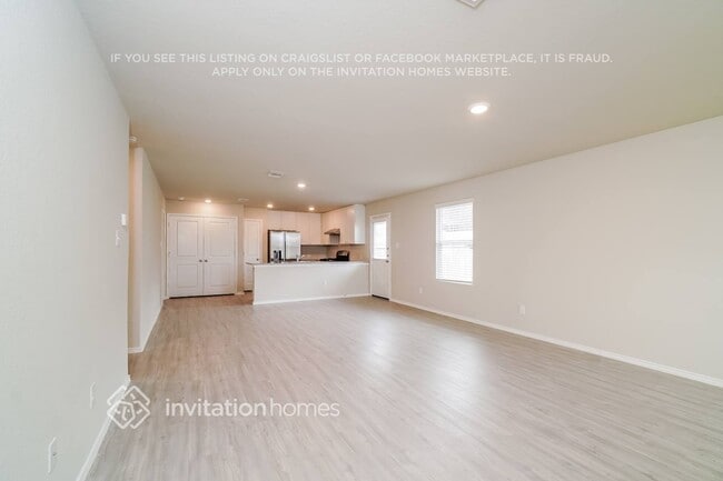 Building Photo - 7218 Avila Vis