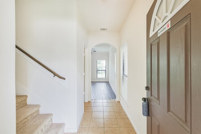 Building Photo - 6643 Sharpstone Creek Ln