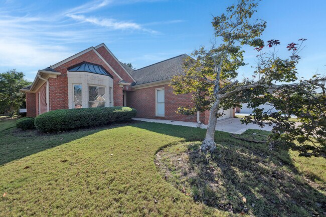 Foto del edificio - 310 Willow Crest Ln