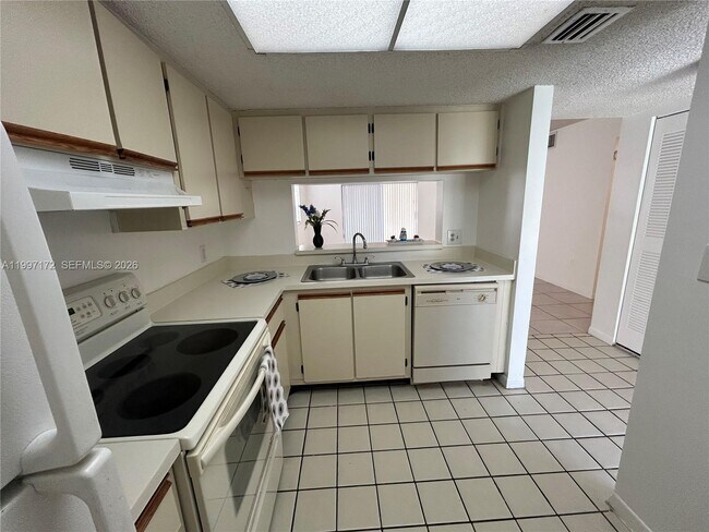 Foto del edificio - 5200 NW 31st Ave