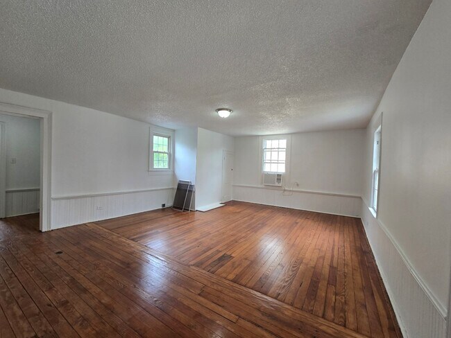 Foto del edificio - 403 W Hampton Ave