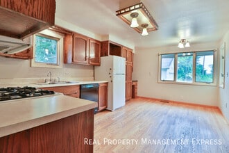 Building Photo - 47704 E 69th St