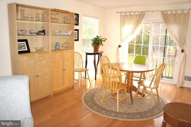 Foto del edificio - 30 Richards Rd