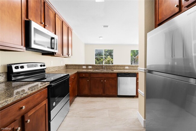 Foto del edificio - 3 br, 2.5 bath House - 1820 SW 91st Ave