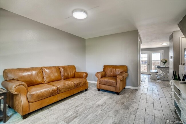 Building Photo - 13989 E Utah Cir