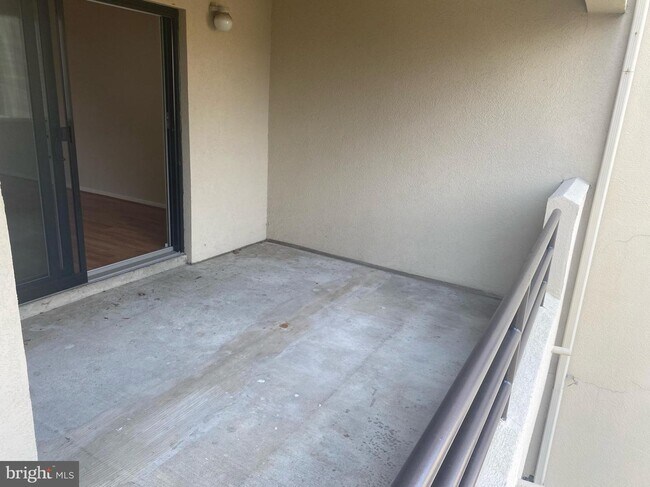Building Photo - 6060 California Cir