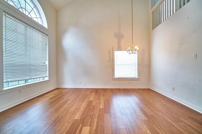 Building Photo - 10007 Encino Cove Ct