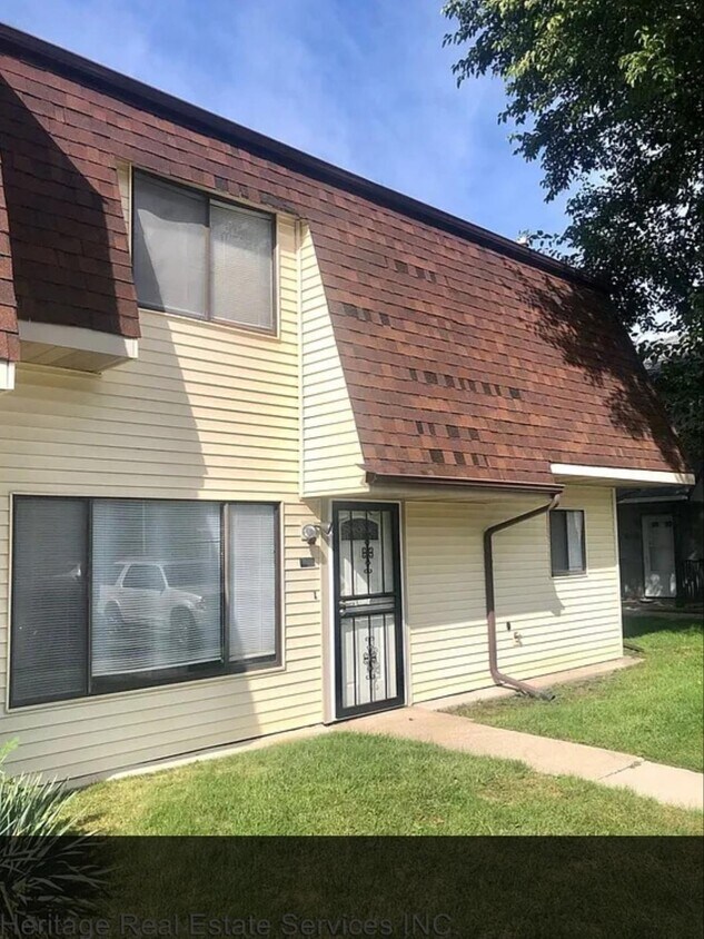 6016 Virginia St, Merrillville, IN 46410 Townhome Rentals in