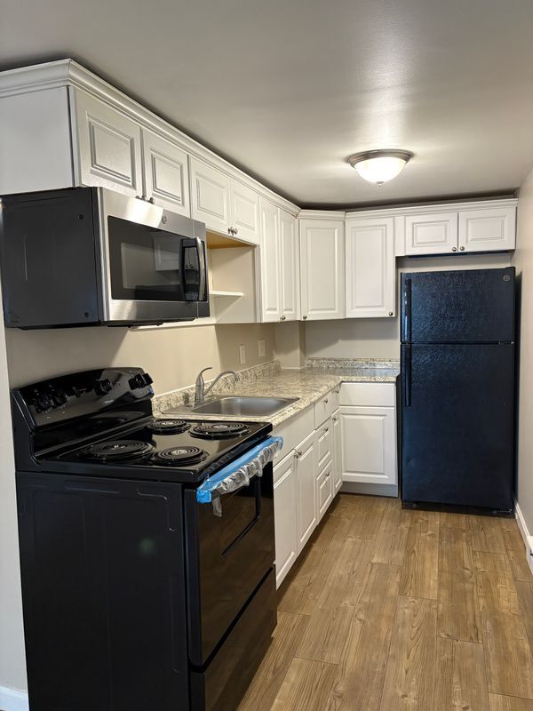 Building Photo - 2 Yolande Pl