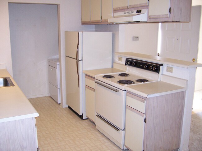 Refigerator/ Washer & Dryer - 8201 Camino Colegio