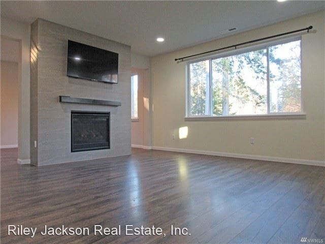 Building Photo - 5 br, 3 bath House - 9316 Mulligan Ct NE