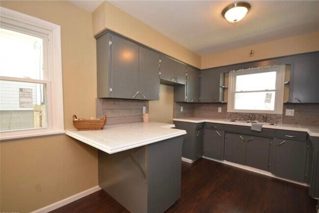 Foto del edificio - 1906 Springfield Center Rd