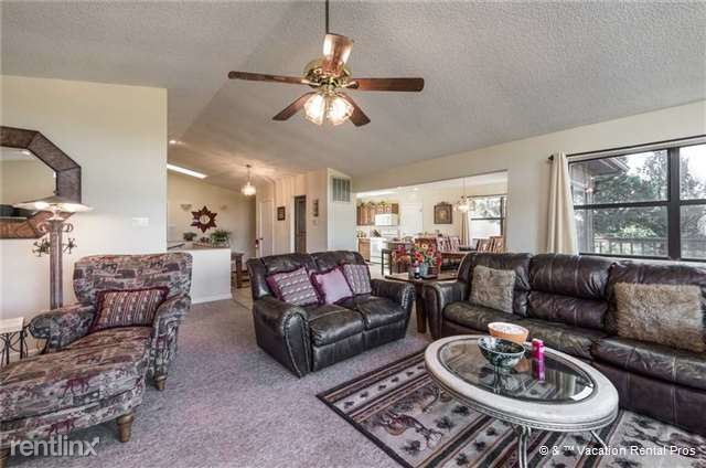 Foto del edificio - 110 Willie Horton Dr