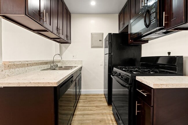Building Photo - Riverside Apartments