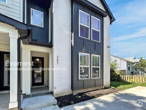 Building Photo - 357 Hester Ave