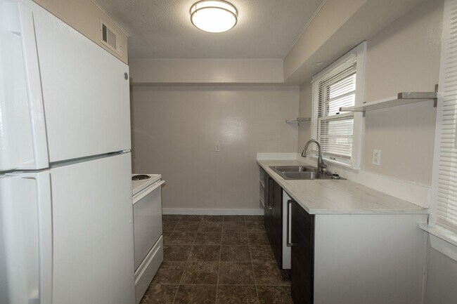 Foto del edificio - 4 Bed 2 Bath House on East Campus