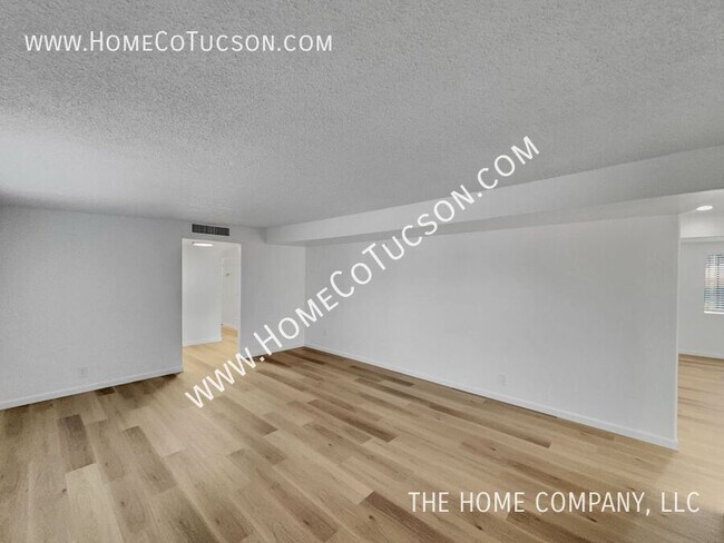 Building Photo - 8548 E Beverly St