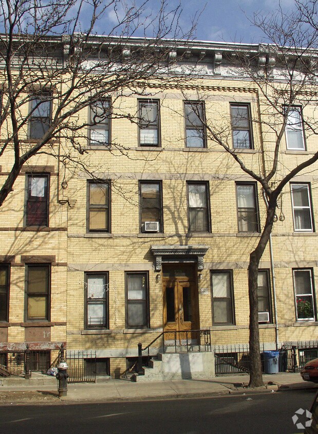 559 Seneca Ave, Ridgewood, NY 11385 Apartments in Ridgewood, NY