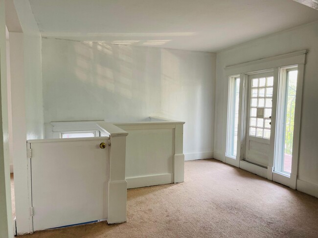 Building Photo - 74 Armin Pl