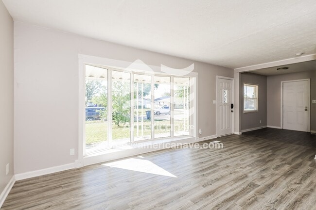Building Photo - 3907 Larkspur Dr