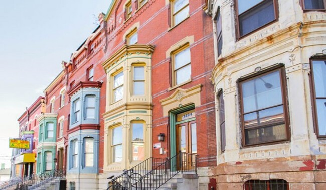 Building Photo - 1424 W Girard Ave