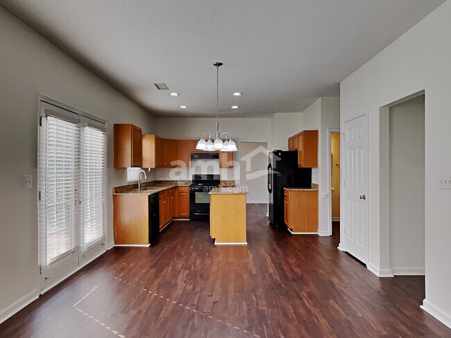 Foto del edificio - 3507 Lusby Ct