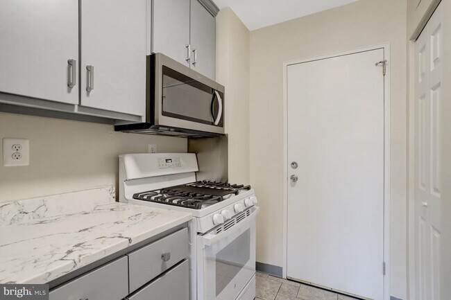 Foto del edificio - 1830 Columbia Pike