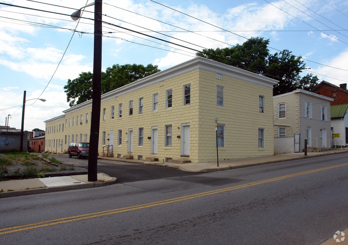 Primary Photo - 177-199 Berkson Ave